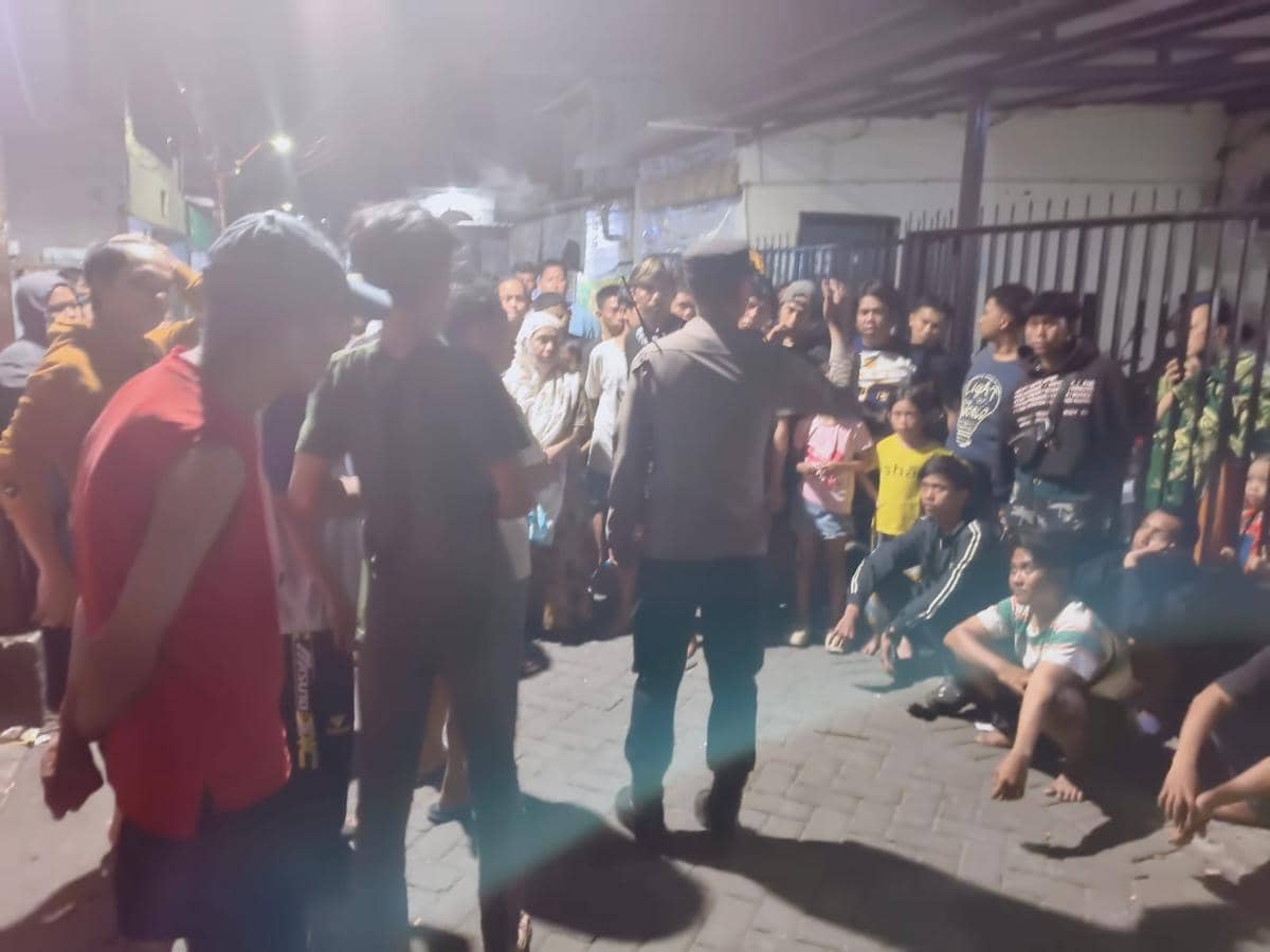 Suasana lokasi kejadian usai sekelompok orang tak dikenal menyerang warga di Makassar, Minggu (19/10/2026) dini hari. Dok. Istimewa