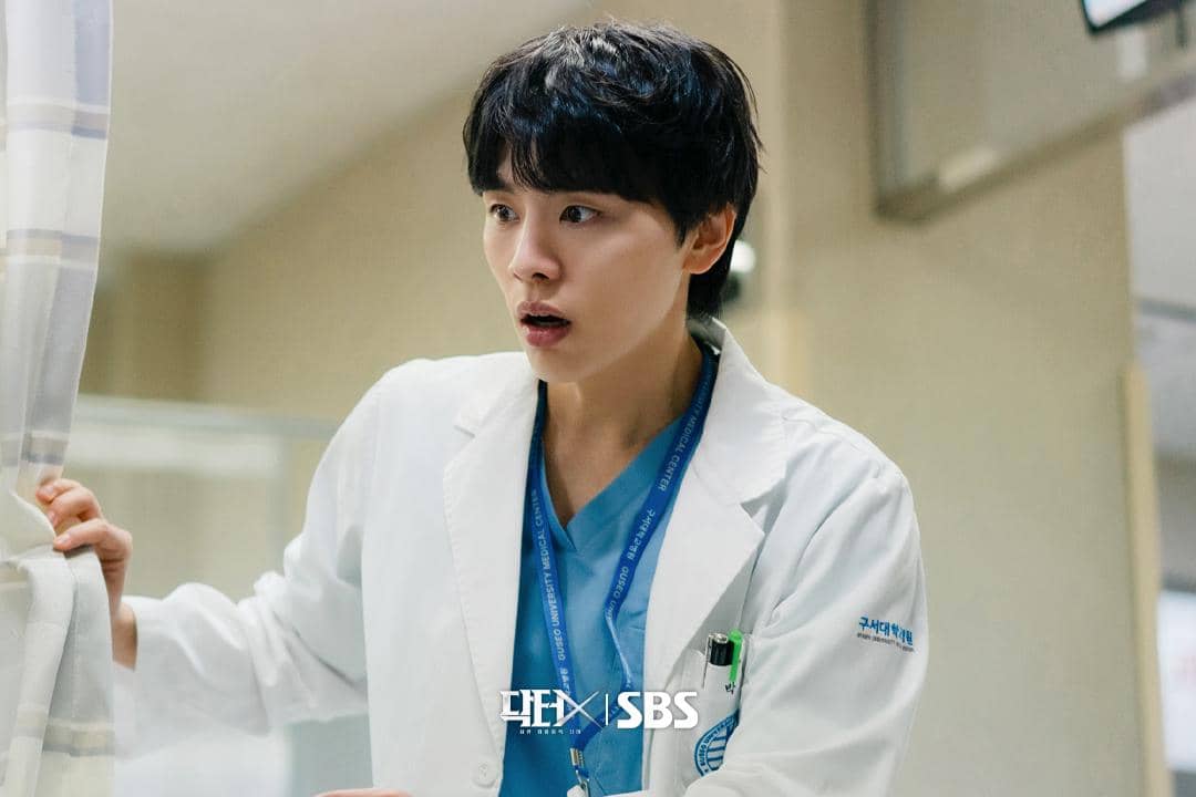 Potongan adegan promosi drama Korea Doctor X: Mafia In White yang dibagikan melalui akun SBSNOW di platform X.