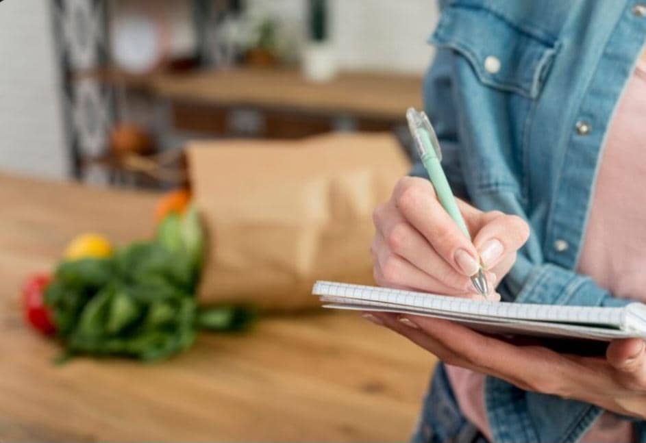 checklist belanja hemat (magnific.com/magnific)