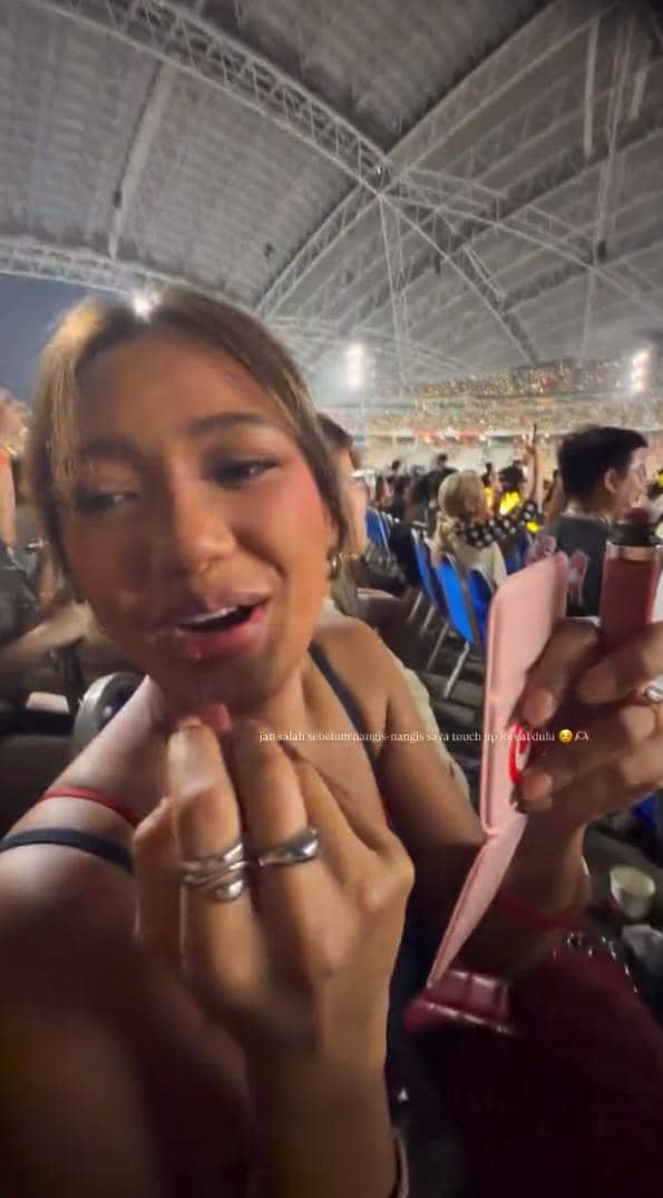 Marion Jola menghadiri konser BIGBANG di Singapura, seperti dibagikan melalui akun Instagram miliknya.