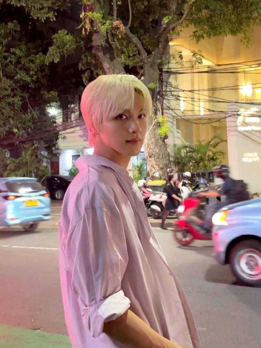 pesona Haechan NCT kena angin Jakarta
