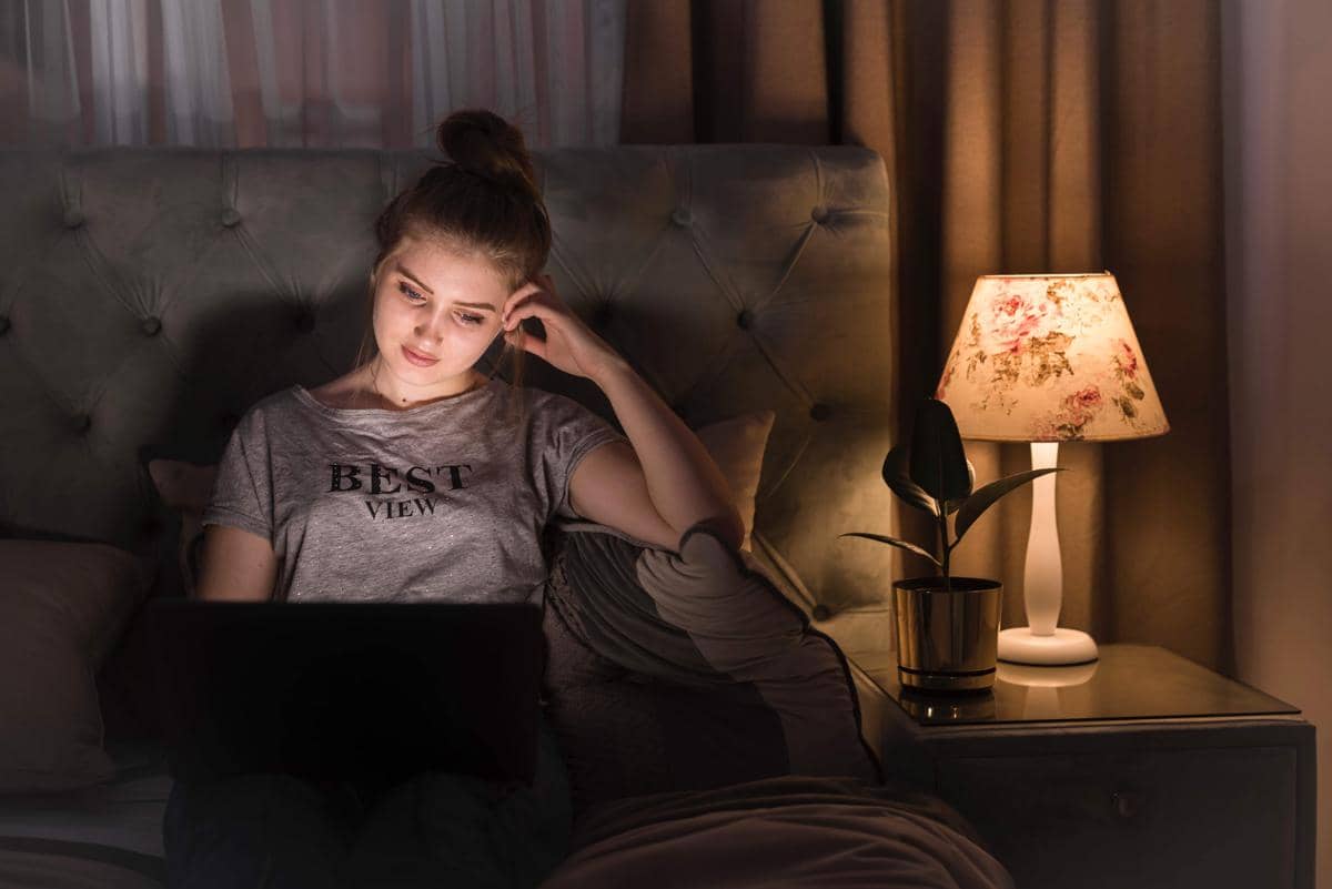 5 Hal Sepele yang Membuatmu Terbiasa Tidur Larut Malam