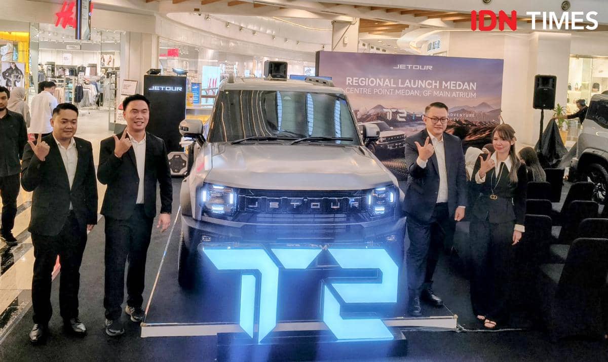 Mobil Jetour T2 dipamerkan di lokasi acara saat peluncuran resminya di Medan pada Senin, 19 Oktober 2026.