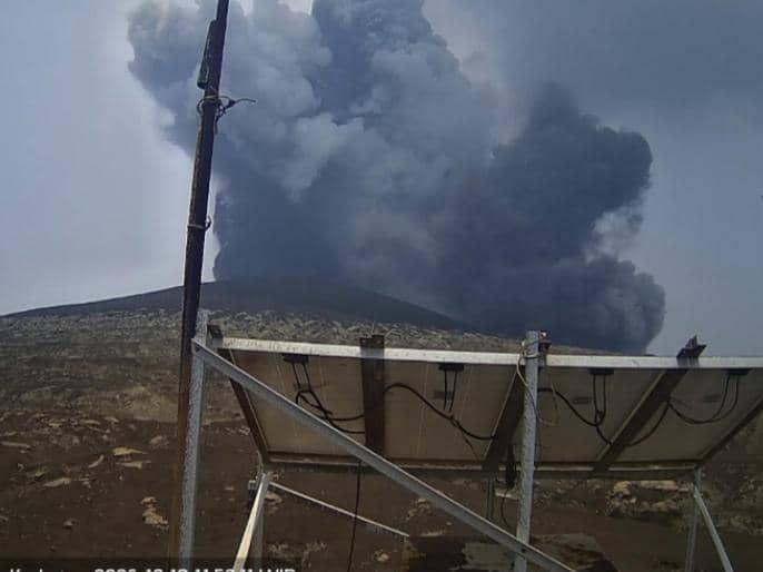 Gunung Anak Krakatau Erupsi 7 Kali, Ada Puluhan Gempa Hybrid Terekam