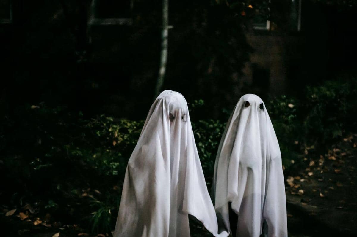 ilustrasi hantu