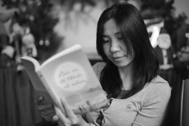 ilustrasi membaca buku