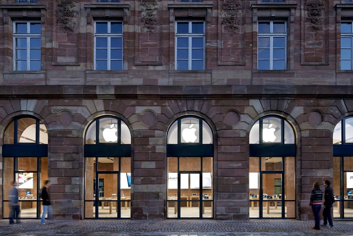 Apple Store di Place Kléber, Strasbourg, Prancis