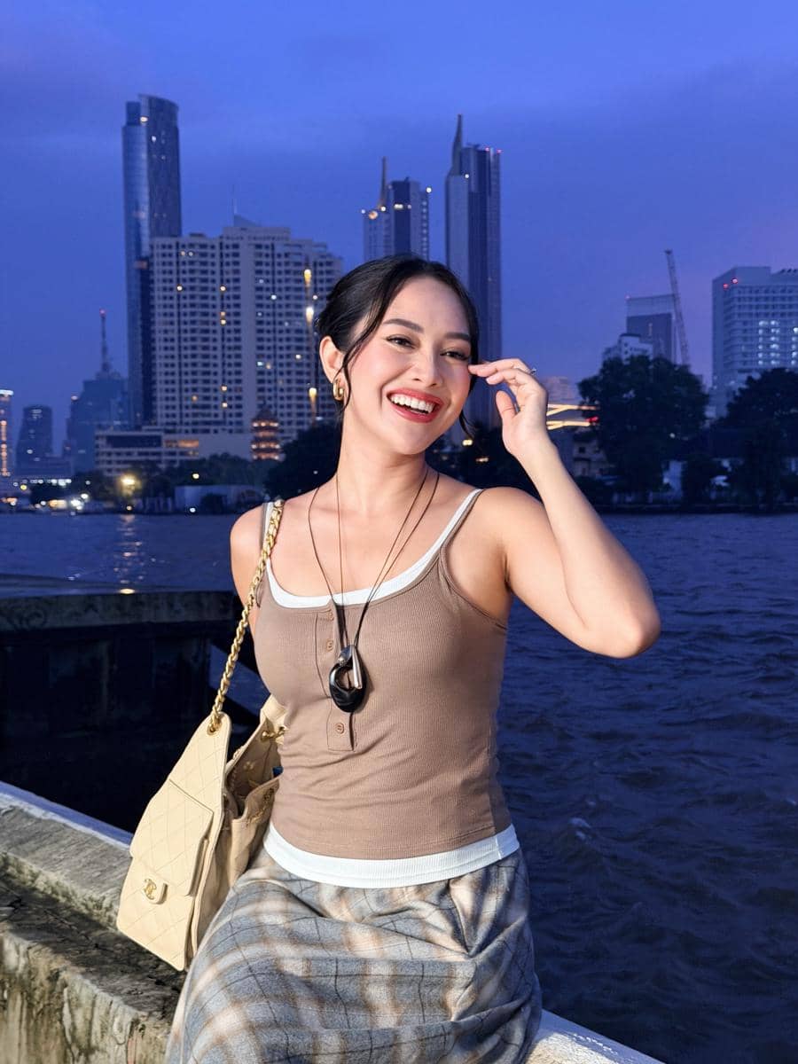 Merdi Octavia jalan-jalan di Bangkok bareng sahabat