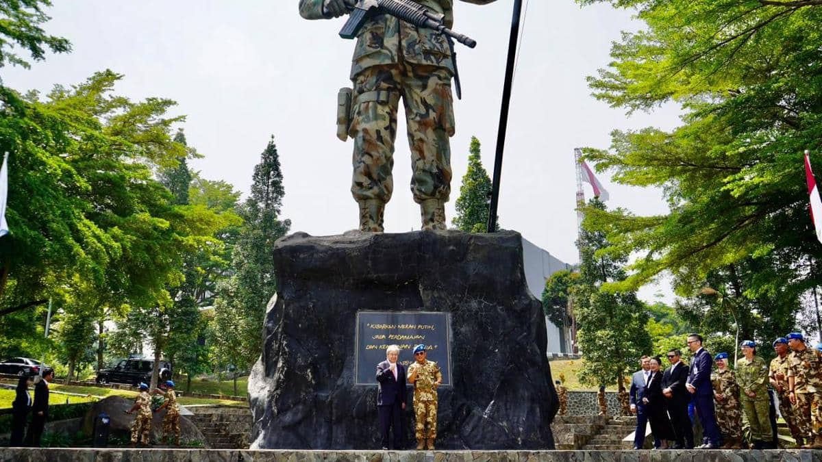 Sekretaris Jenderal PBB Antono Guterres kunjungi pasukan penjaga perdamaian (PBB) di Sentul dan beri penghormatan kepada personel yang gugur