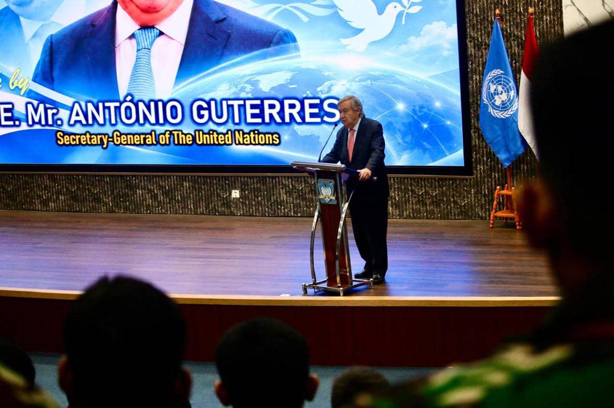 Sekretaris Jenderal PBB Antonio Guterres kunjungi pasukan penjaga perdamaian (PBB)