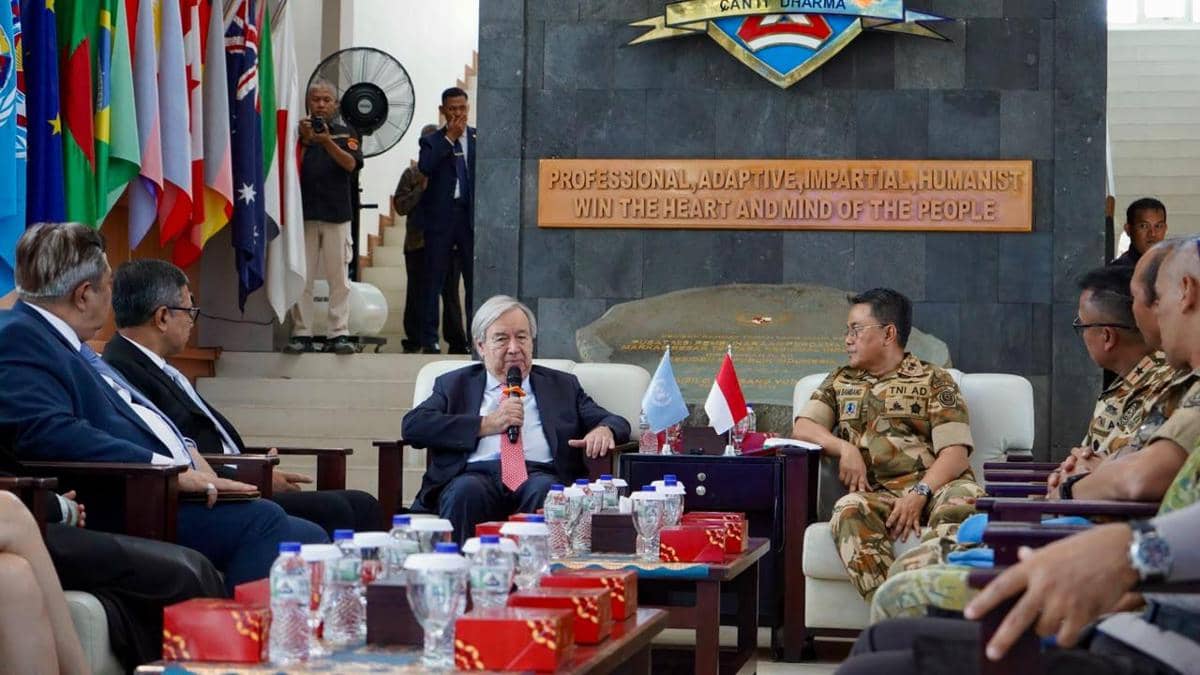 Sekretaris Jenderal PBB Antono Guterres kunjungi pasukan penjaga perdamaian (PBB) di Sentul dan beri penghormatan kepada personel yang gugur