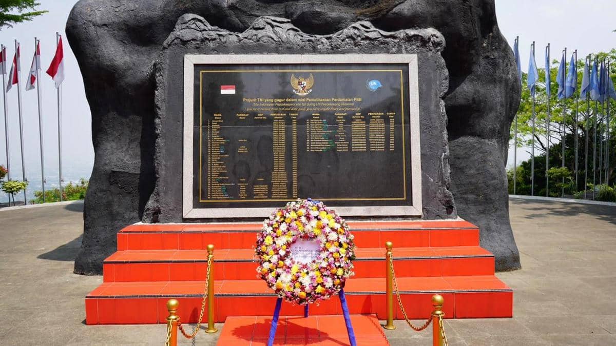 Sekretaris Jenderal PBB Antonio Guterres kunjungi pasukan penjaga perdamaian (PBB) di Sentul dan beri penghormatan kepada personel yang gugu