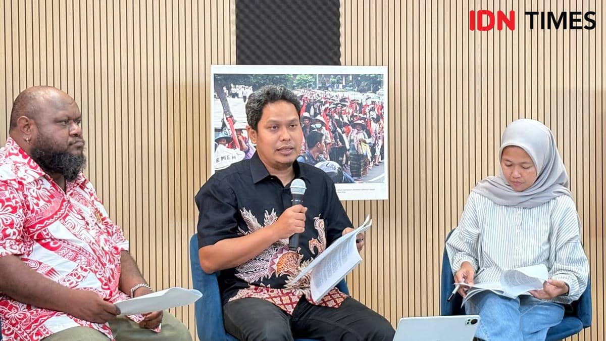 Catatan YLBHI terkait Dua Tahun Pemerintahan Prabowo-Gibran, Konferensi Pers, Senin (19/10/2026) (IDN Times/Cantika Lutfiah)