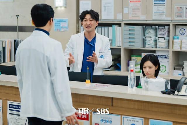 Potongan adegan drama Doctor X: Mafia in White yang dibagikan melalui akun Instagram SBS Drama.