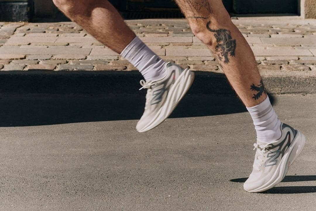 4 Rekomendasi Sepatu New Balance untuk Easy Run, Nyaman untuk Lari Santai!