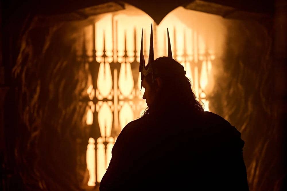 Potongan adegan serial The Rings of Power dalam gambar diam yang berasal dari dokumentasi Prime Video.