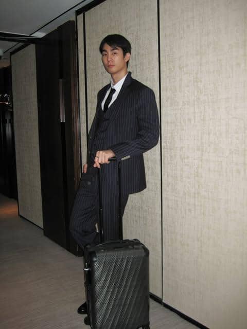 OOTD Setelan Jas Formal ala Force Jiratchapong