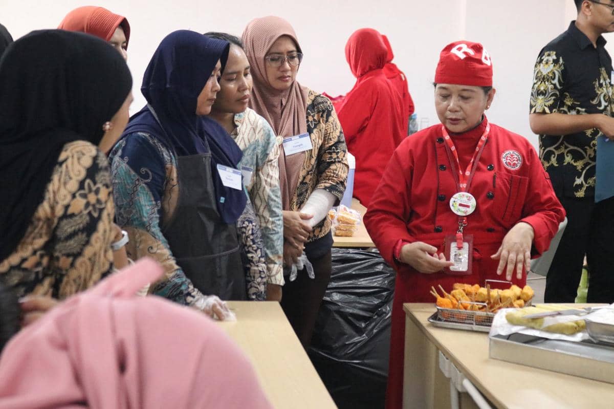 Program RusunPreneur di Rusunawa Rorotan, Jakarta Utara, demi membantu penghuni naik kelas lewat UMKM (Dok Universitas Indonesia)