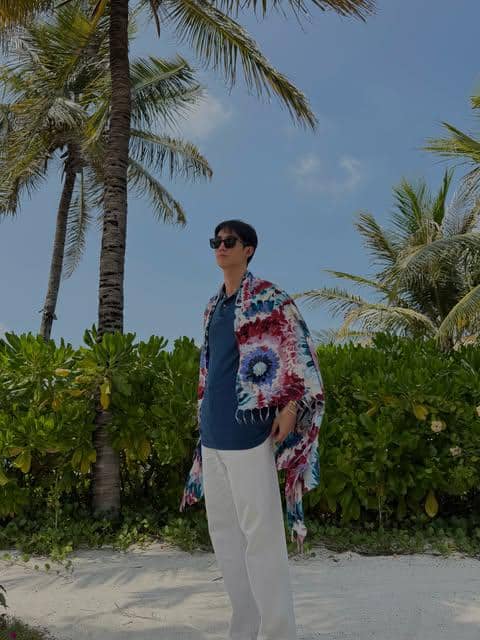 Style ke Pantai ala Force Jiratchapong