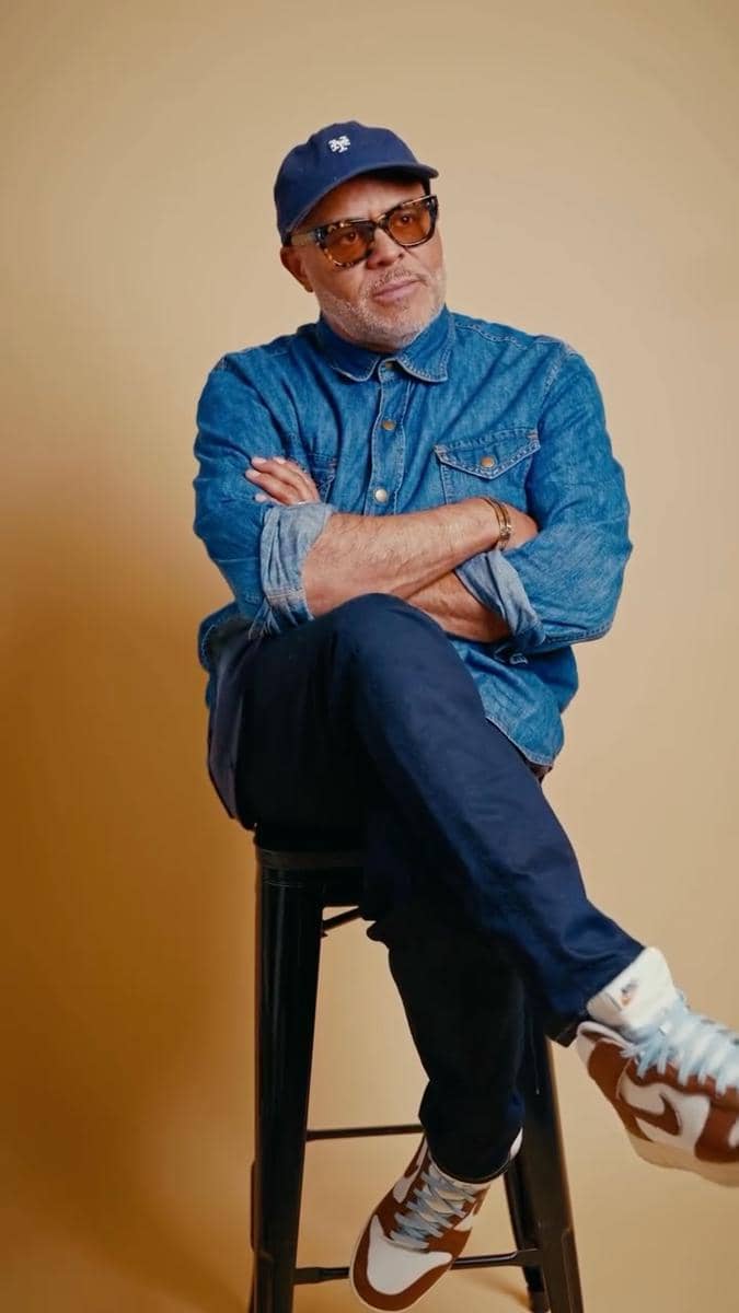 Potret Israel Houghton yang dibagikan melalui akun Instagram resminya sebagai ilustrasi pada unggahan terkait.