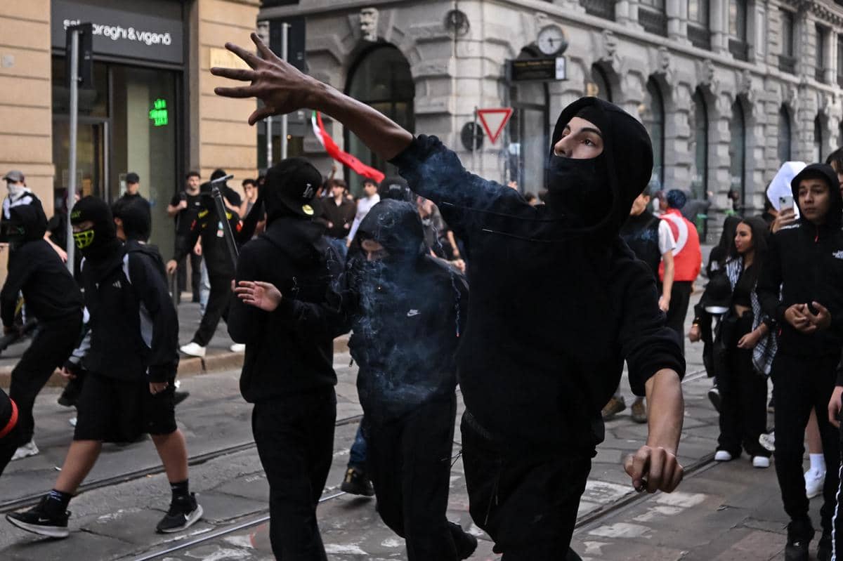 AFP__20261017__D3L672N__v1__HighRes__ItalyPoliticsProtestSocialDemo.jpg
