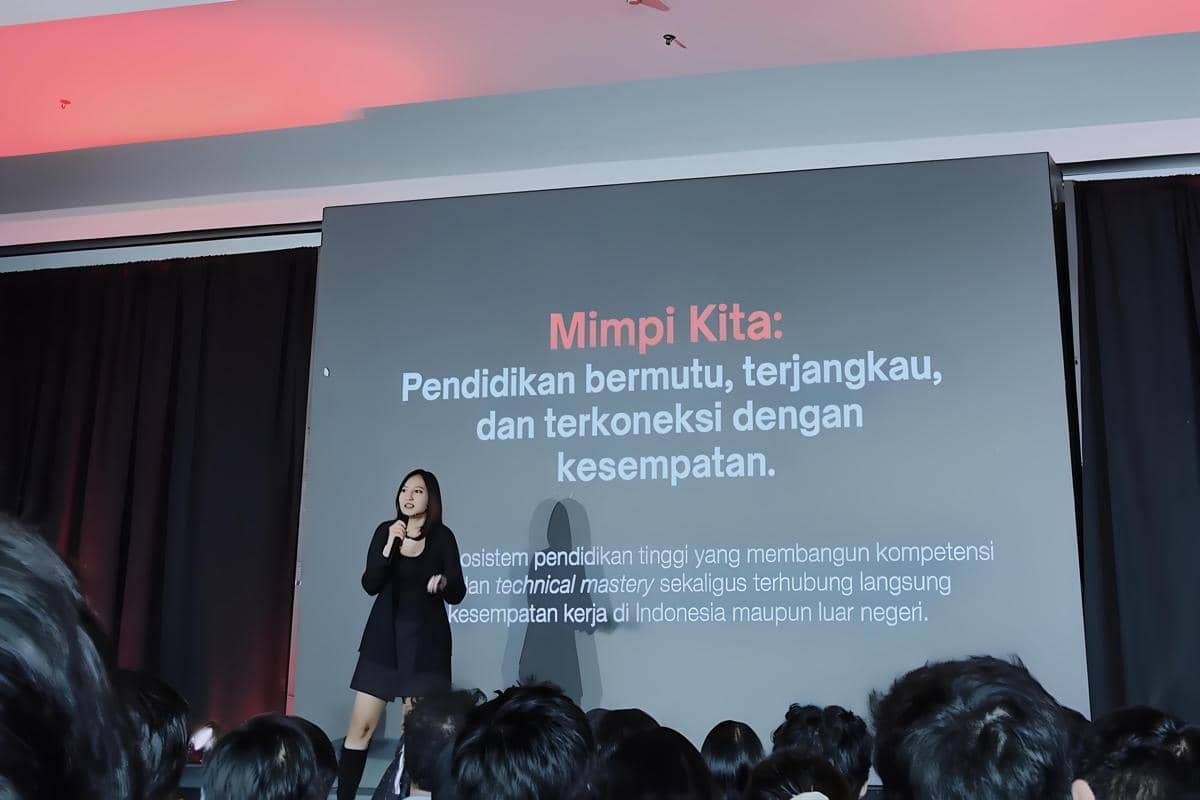 Cania Citta, pendiri Malaka Project, berbicara dalam perayaan tiga tahun Malaka dan peluncuran Kampus Malaka di Jakarta.