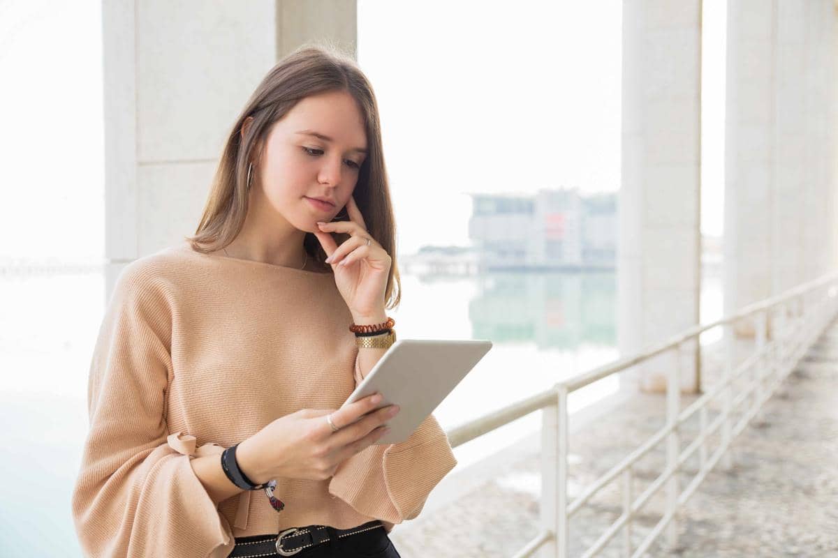 5 Cara Menjaga Kewarasan saat Berita Dipenuhi Kabar Negatif