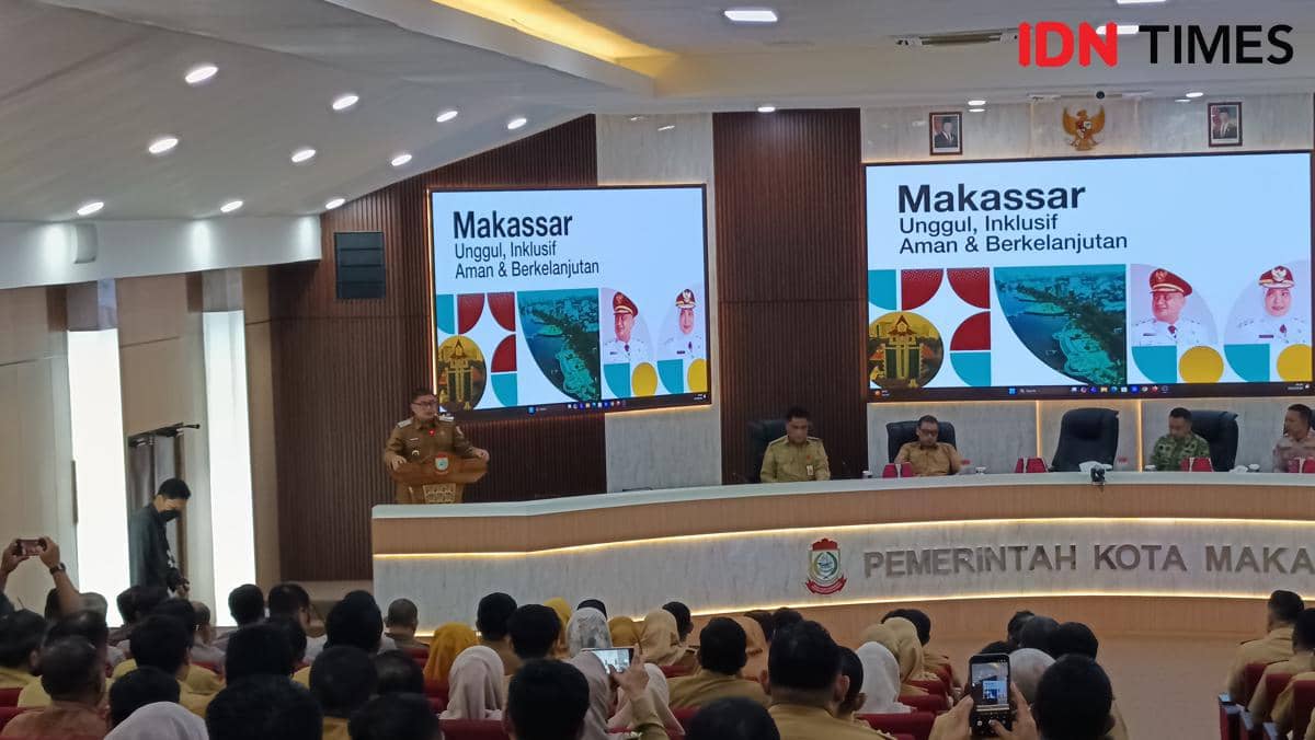Wali Kota Makassar Munafri Arifuddin memimpin rapat koordinasi pencegahan tawuran bersama camat, lurah, TNI, dan Polri.