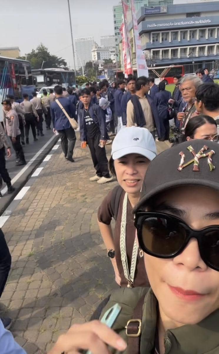 Potret Chef Natasha, seorang chef yang dikenal melalui akun Threads @ladybakkerij dalam dokumentasi profil pribadi.