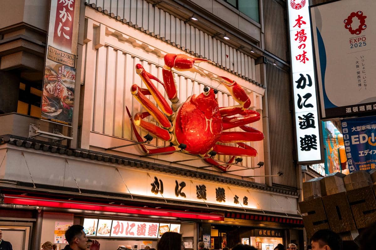 ilustrasi papan kepiting di Dotonbori, Osaka