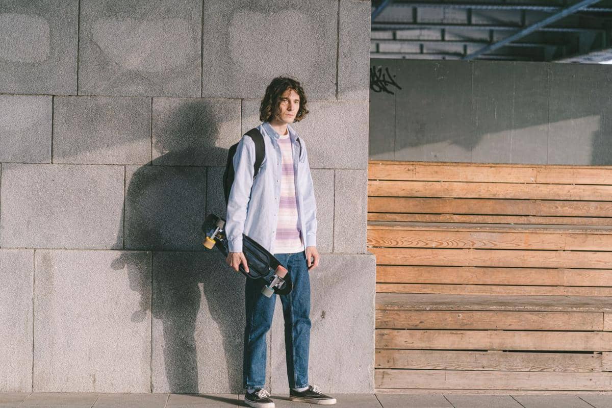 5 Fakta Gaya Normcore, Estetika Minimalis yang Kembali Diminati Pria