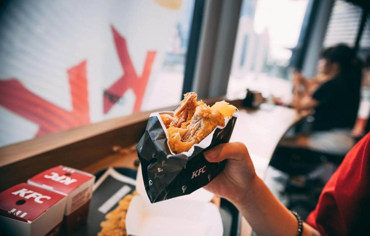Mengapa KFC Beralih ke Coca-Cola setelah 40 Tahun Setia dengan Pepsi?