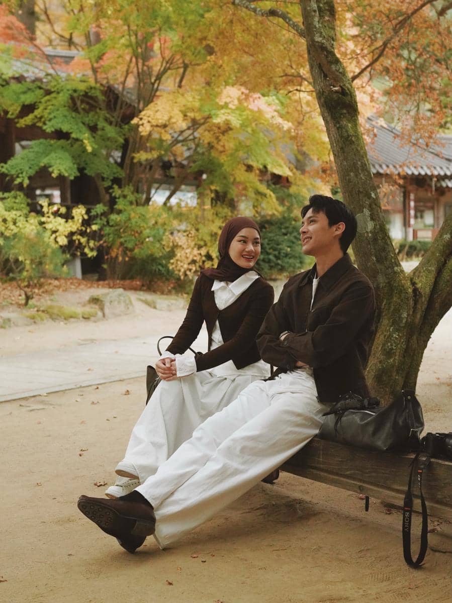 Rey Mbayang dan Dinda Hauw pemotretan di Nami Island