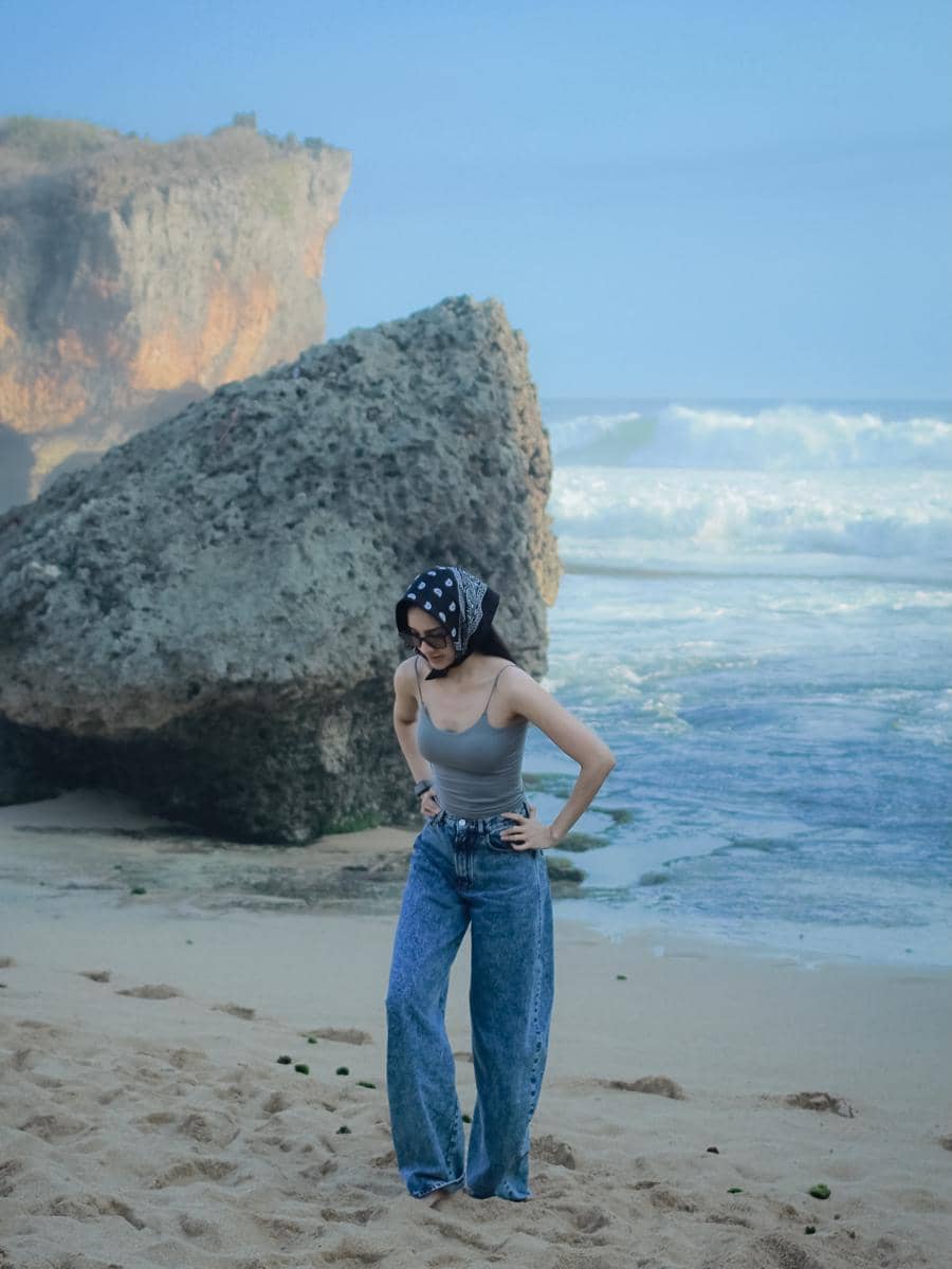 Anya Geraldine liburan di Yogyakarta