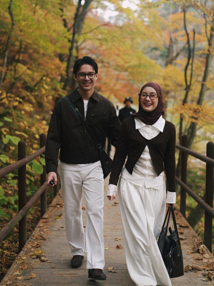 Rey Mbayang dan Dinda Hauw pemotretan di Nami Island
