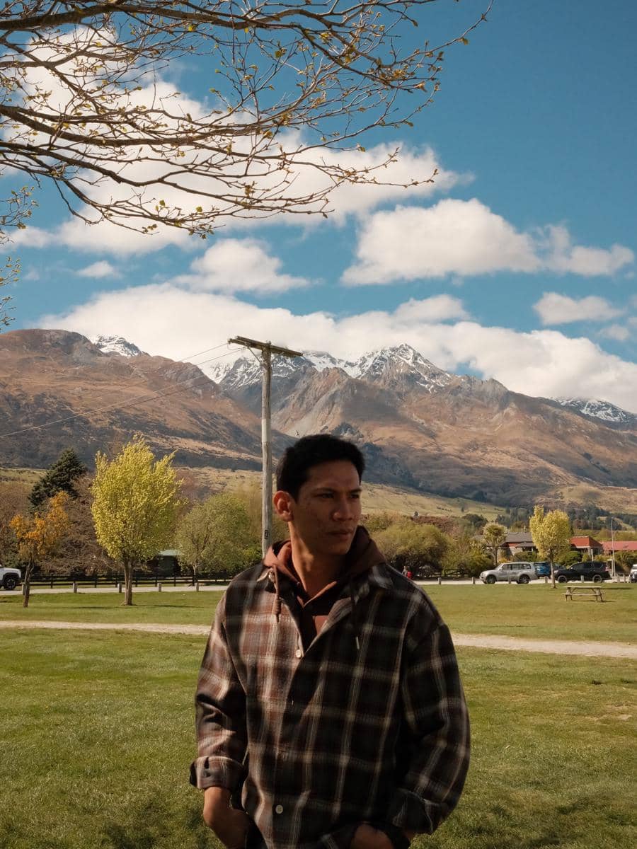 Dara Arafah dan suami menikmati suasana Kota Glenorchy