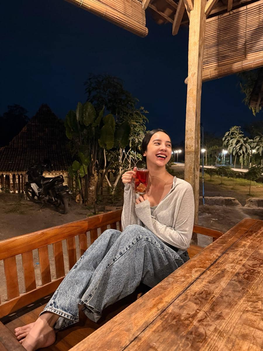 Anya Geraldine liburan di Yogyakarta