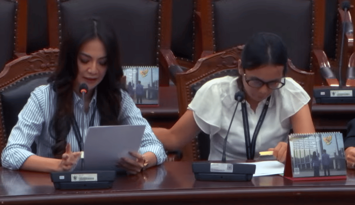 Tangis Istri TNI Korban KDRT Pecah di Sidang MK Uji UU Penghapusan KDRT