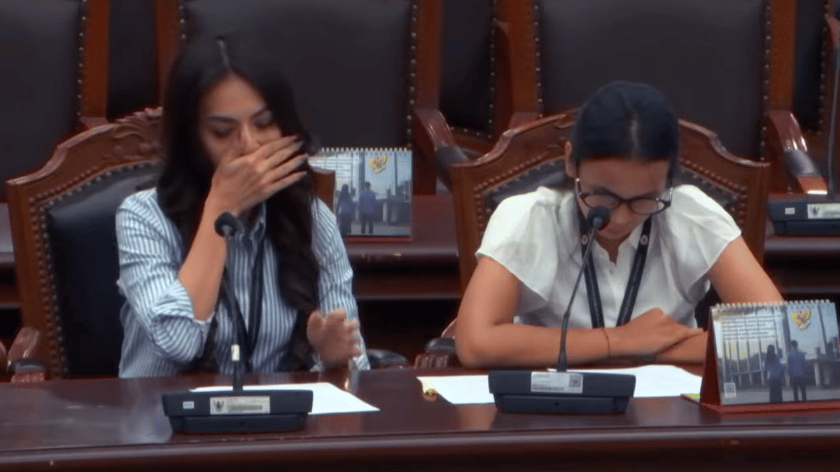 Tangis Istri TNI Korban KDRT Pecah di Sidang MK Uji UU Penghapusan KDRT