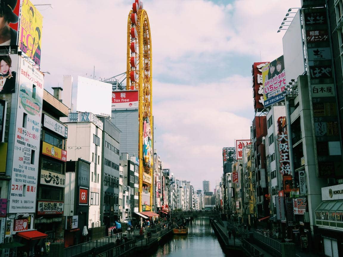 ilustrasi tower di Dotonbori, Osaka