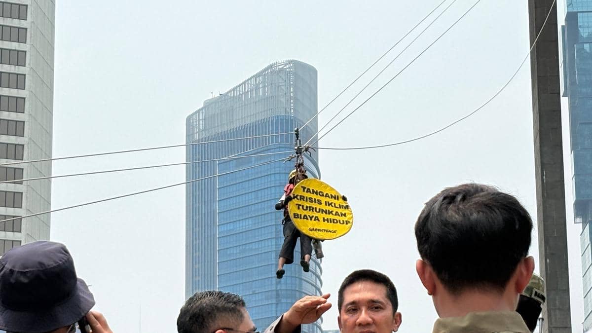 Enam Pembentang Spanduk Greenpeace di HI Dibawa, Ini Penjelasan Polisi