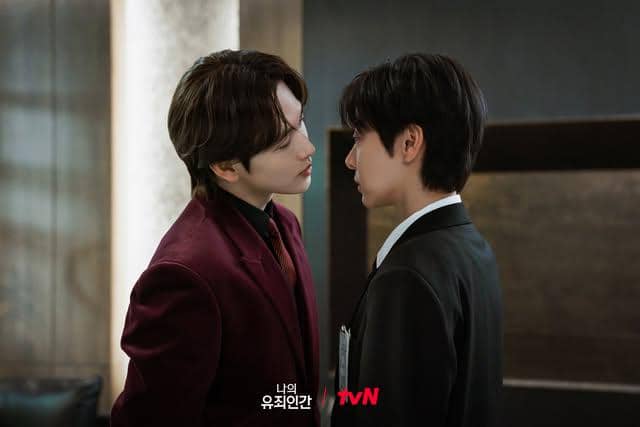 Potongan adegan drama Love in Disguise dari unggahan Instagram resmi tvN Drama yang menampilkan momen para pemeran.