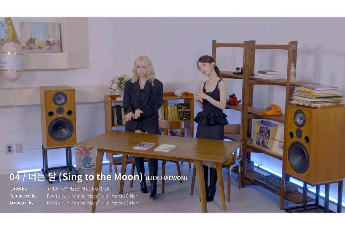 nama Lily dan Haewon NMIXX tercatat dalam kredit "Sing to the Moon" sebagai penulis lirik