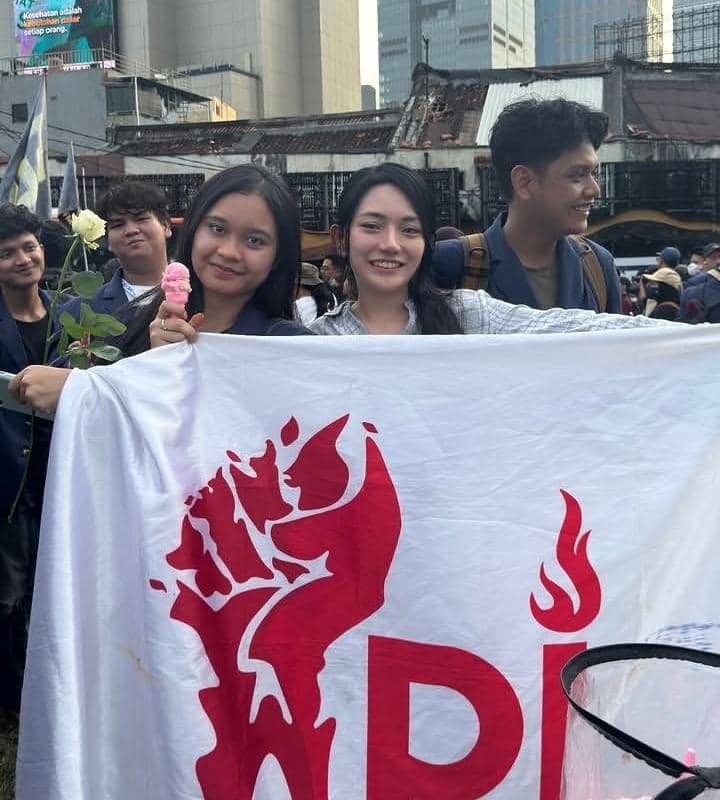 Berlliana Lovell berpartisipasi dalam aksi demonstrasi pada 20 Oktober 2026, seperti dibagikan di Instagramnya.