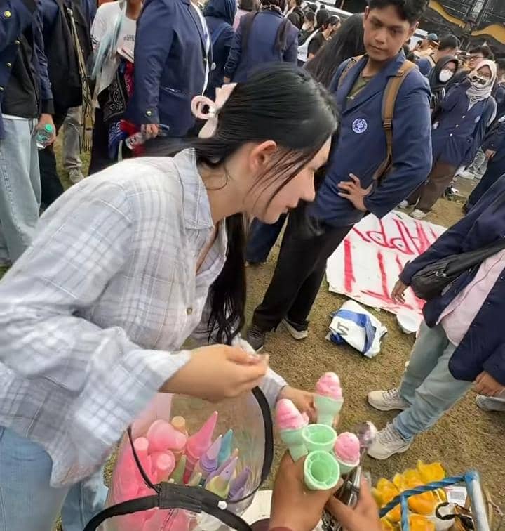 Potret Berlliana Lovell yang mengikuti demonstrasi pada 20 Oktober 2026, diunggah melalui akun Instagramnya.