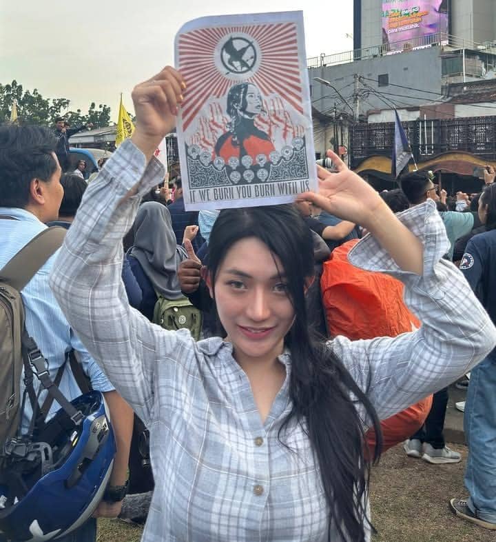 Berlliana Lovell berpartisipasi dalam aksi demonstrasi pada 20 Oktober 2026, seperti dibagikan melalui akun Instagramnya.