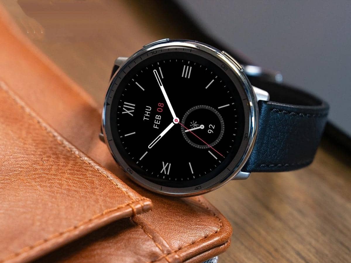 Jam tangan pintar Amazfit Active 2 Round dengan desain bulat dalam tampilan produk resmi di situs Amazfit Indonesia.