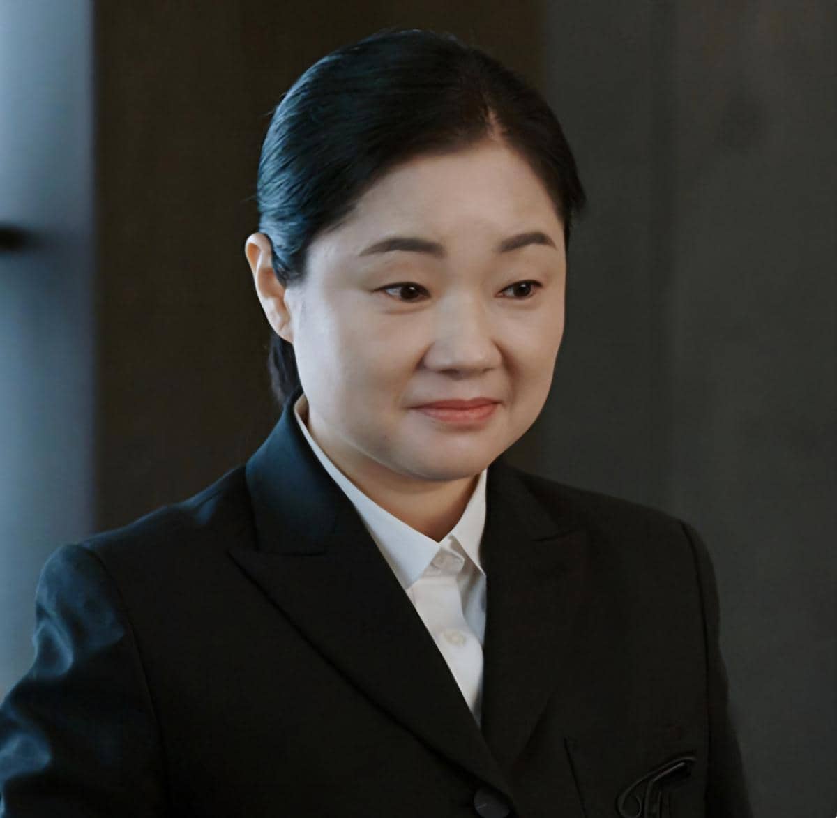 Jeon Young di Love in Disguise