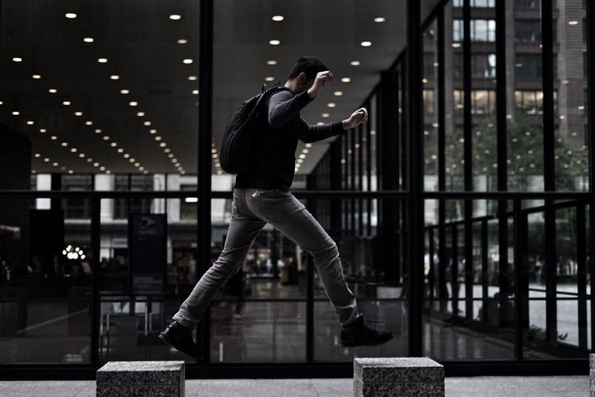 Kapan Harus Job Hopping? Kenali 5 Tanda Karier Jalan di Tempat