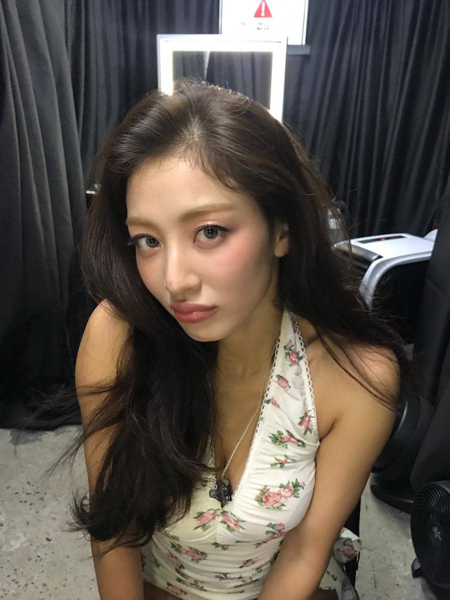 Potret Jihyo dari TWICE yang dibagikan melalui akun Instagram pribadinya, @_zyozyo, dalam sebuah unggahan.